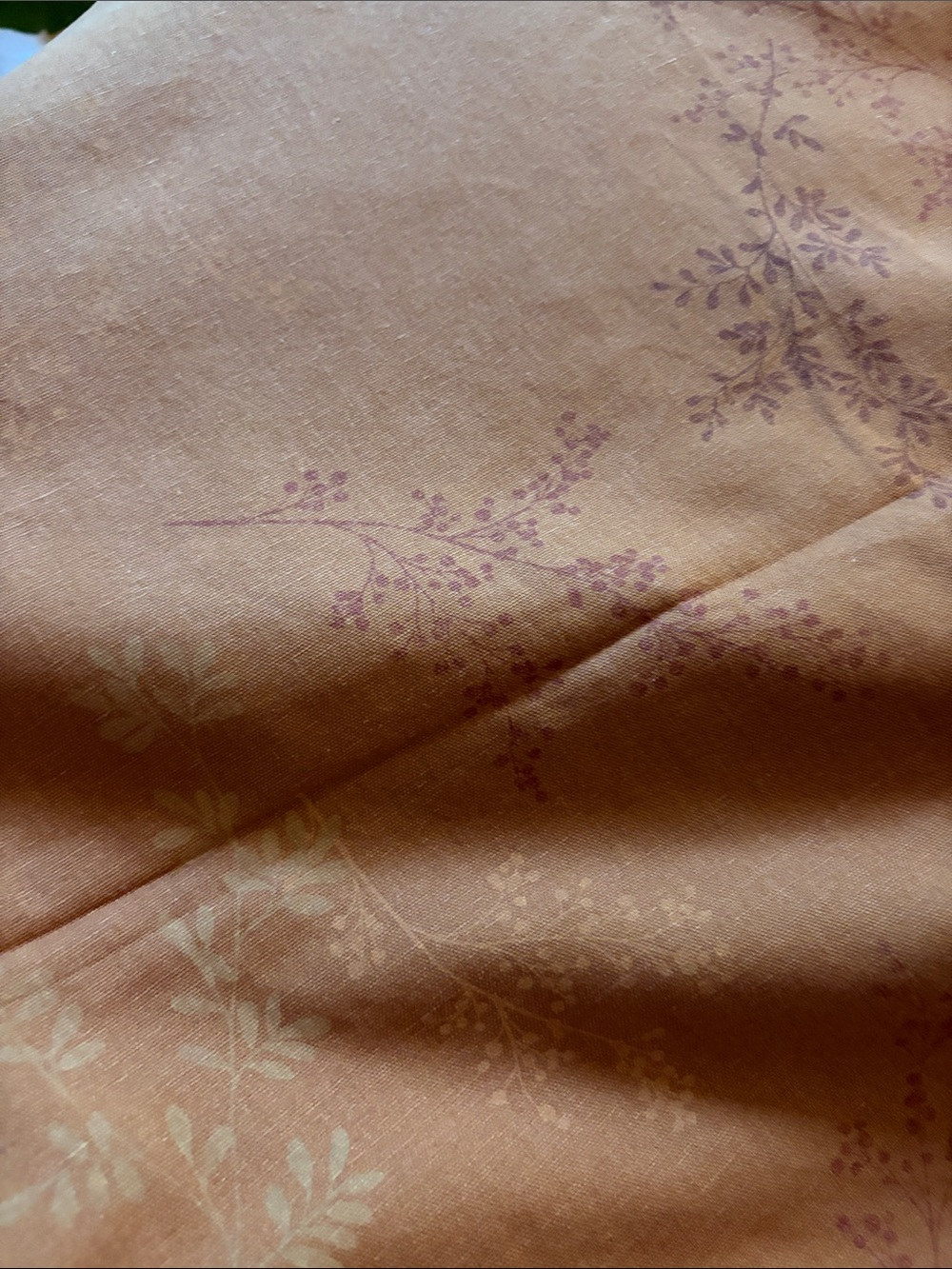 2- Calvin Klein Rust Floral Sprig Tablecloth - Home Dining